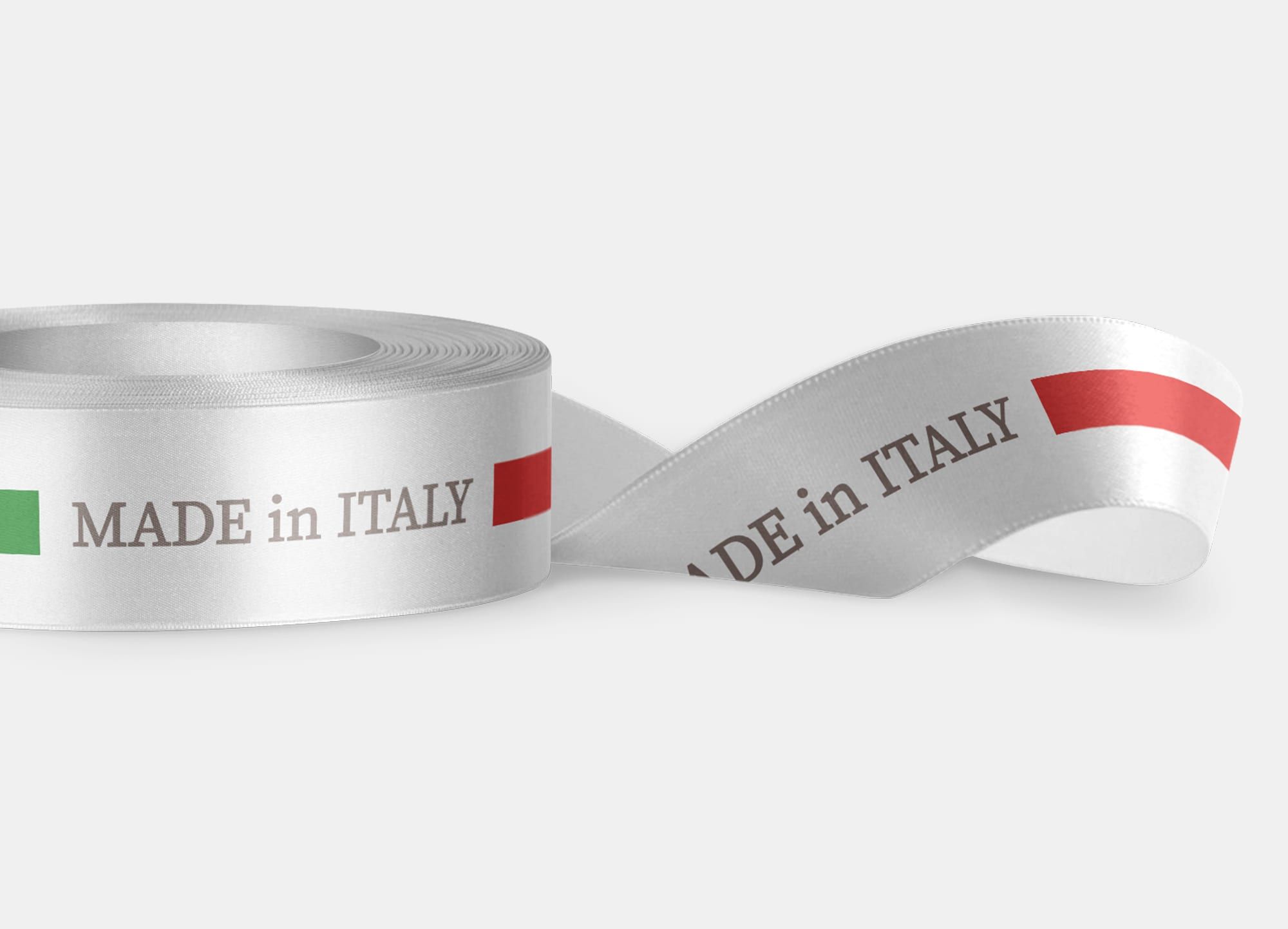 Questo nastro ha un’altezza standard di 15mm ed è l’ideale per impreziosire le tue creazioni realizzate interamente in Italia. Acquista subito il nastro Made in Italy.