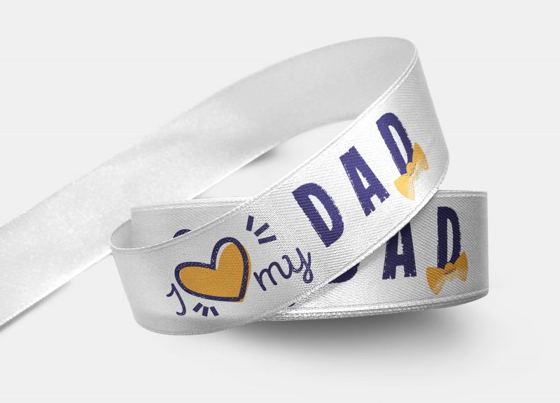 Questo nastro ha un’altezza di 15mm e sono infinite le decorazioni che potrete realizzare per arricchire la Festa del Papà.