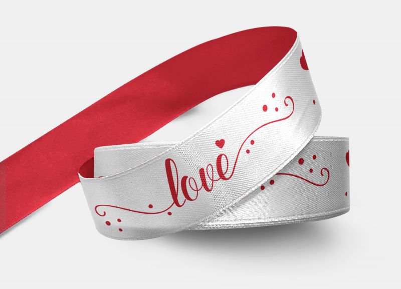Decora il tuo regalo di San Valentino con il nastro personalizzato Take Tape.