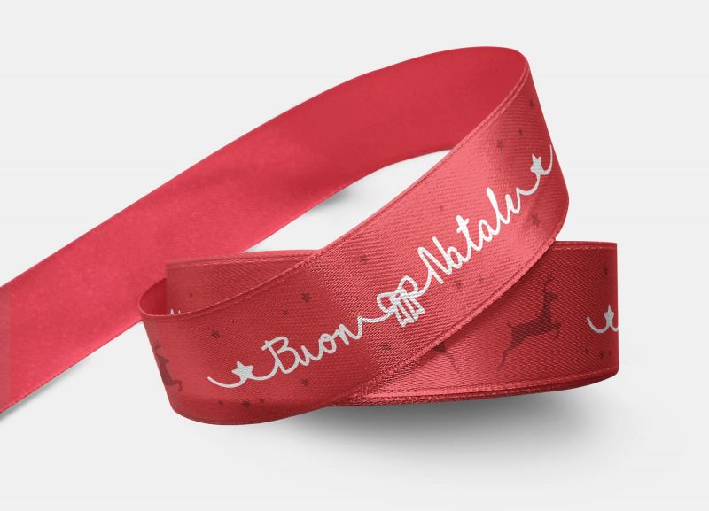 Scegli questo nastro raffinato per rendere preziosi i tuoi regali da mettere sotto l’albero