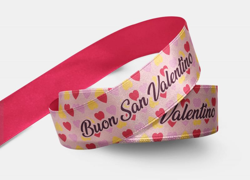 Impreziosisci il regalo per il tuo amore con questo nastro romantico.