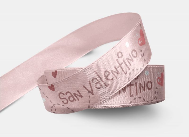 Perfetto per la festa di San Valentino, decora il tuo pacco regalo con il nastro Take Tape. Esprimi il tuo amore dalla confezione regalo.